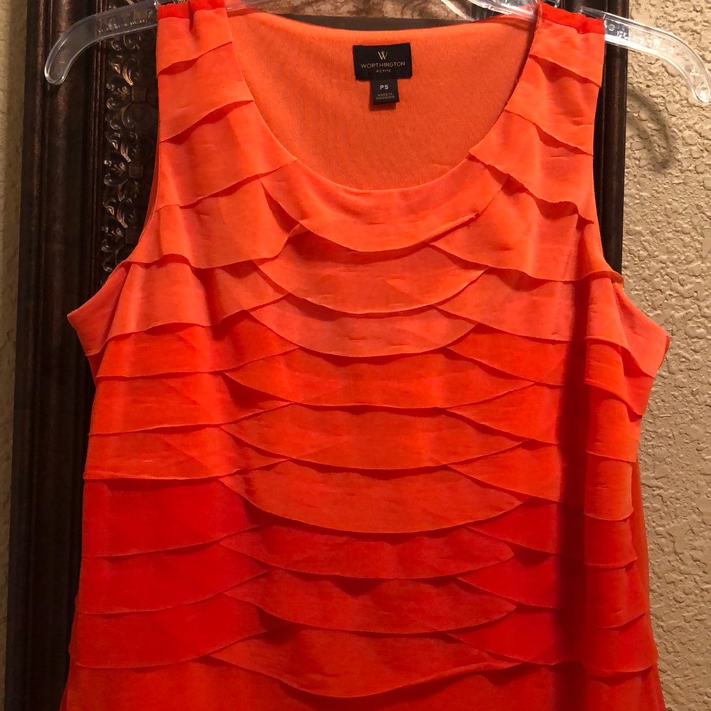 Barely worn a few hours, Worthington Petite 3 ombré shades of orange layered top